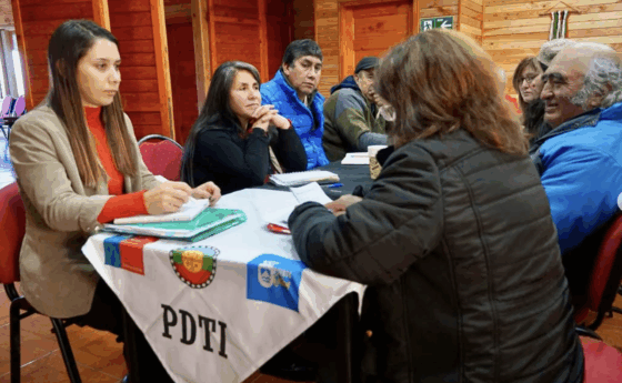 Equipo PDTI de Puerto Octay realiza reunión de coordinación con usuarios en el Centro Diurno